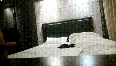 【利哥探花】长裙韩国骚御姐，开档网袜猛扣穴，腰细美腿身材很棒，爆操多毛骚逼 动图预览