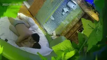 小哥和短发女友吃完早餐开启性爱模式