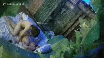 小哥和短发女友吃完早餐开启性爱模式 动图预览