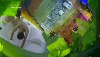 气质苗条美女穿上情趣睡衣啪啪动作生硬几下就射了
