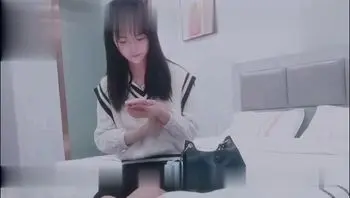 酒店2000块约炮刚下海的 艺校舞蹈系清纯妹下面毛还挺多的浓密性感