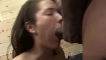 Eden Young 喜欢被黑人操