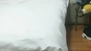 “你的鸡巴真的好大啊,我再换个套子” 性感援交美女被大屌男操的套子都破了 换个新的让他从后面干！