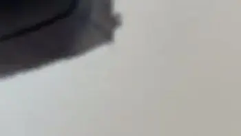 商场一路跟踪抄底不穿内裤的短裙美女 干干净净的鲍鱼真想摸一下