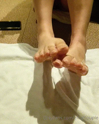 秀出脚趾【elcarcouple】