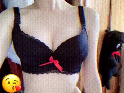 哥哥们 可能我是男孩子哎 看看我的脖子😅 动图预览