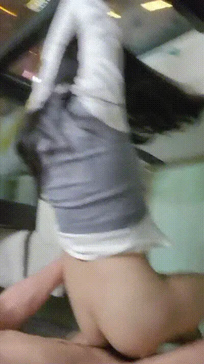 广州极品骚货王瑶展性爱视频流出❤️露脸口交深情舔屌 女上位狂扭榨精 翘臀后入爆操到腿软！ 动图预览