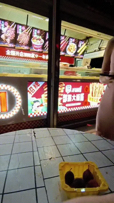 极品身材反差嫩妹户外海滩春游超长露出挑战主人任务 动图预览
