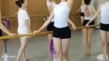 北京市海韵艺术学校英奥校区芭蕾舞妹子