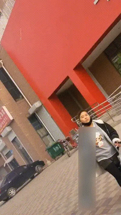 绝世老六！ 偷拍少妇入厕不算完 在厕所门口等少妇出来还要对别人说你的逼真黑 动图预览