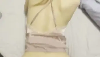越漂亮的妹子床上约母狗