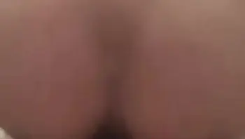 喜欢不经意间露奶头，让别人知道露空