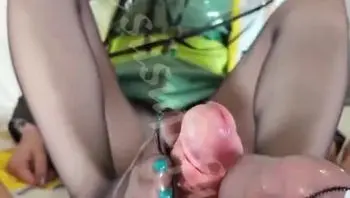 请对着凯尔希圆润的pp 尽情地释放在足穴里叭🥰