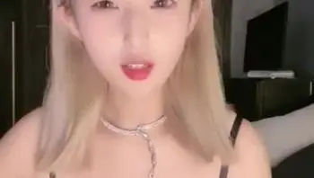 某航空公司巨乳空姐下海捞金~镜头直怼蝴蝶逼