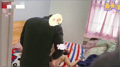 真实父女乱伦各种骚话强迫女儿操逼 动图预览