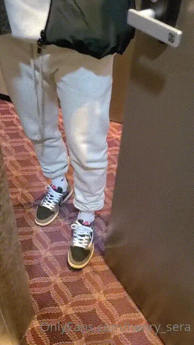 高冷黑丝秘书变成胯下贱母狗视觉上的奢华享受。（henry_sera） 动图预览