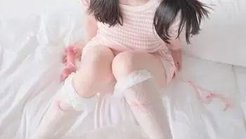「香港極品美少女」可愛美少女給你表演魔術 秒速變走衣服