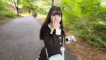 FC2PPV4724613 嬌小身材童顏巨乳女孩用細小嘴巴吃著充滿汗味的肉棒 被濃厚的精液中出