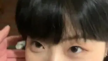 情侶慾火焚身在試衣間解決 清純女友天真笑容吃棒棒