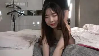 FC2PPV4693180 豐滿女大生穿上黑絲做愛