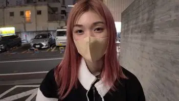FC2PPV4687325 20歲的美容學校學生為了錢和雞巴聯絡我想被操