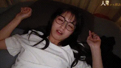 FC2PPV4679048 娃娃臉可愛人妻NTR 技術這麼好想不到是業餘的 动图预览