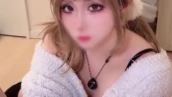 爆操美乳粉嫩女孩 把精液全灌進無毛小穴裡