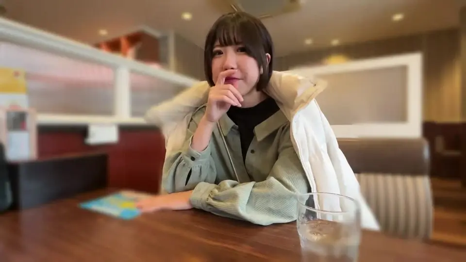 FC2PPV4665220 纖腰可愛美女高潮身體不斷抽搐仍不忘用按摩棒刺激小豆