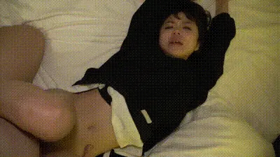 FC2PPV4655509 147cm嬌小S級短髮美女被大雞巴插入多次射精 动图预览