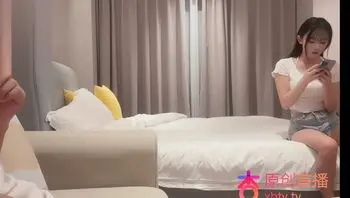 探花雪白滑嫩18歲少女既清純又淫蕩 嬌嗲呻吟聲很動聽