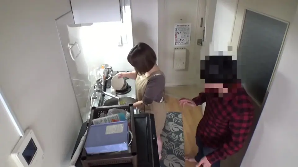 FC2PPV4584542 天然白皙美胸的30歲人妻家政婦被插入老公無法深入的地方高潮絕頂