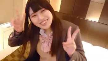 FC2PPV4580122 制服少女擁有一雙美腿淫蕩個性 一定要內射到懷孕
