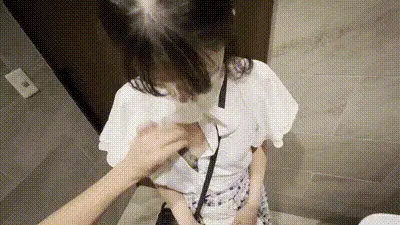 FC2PPV4575756 膚白漂亮補習老師做愛時臉紅淫蕩的樣子非常可愛[Part2] 动图预览