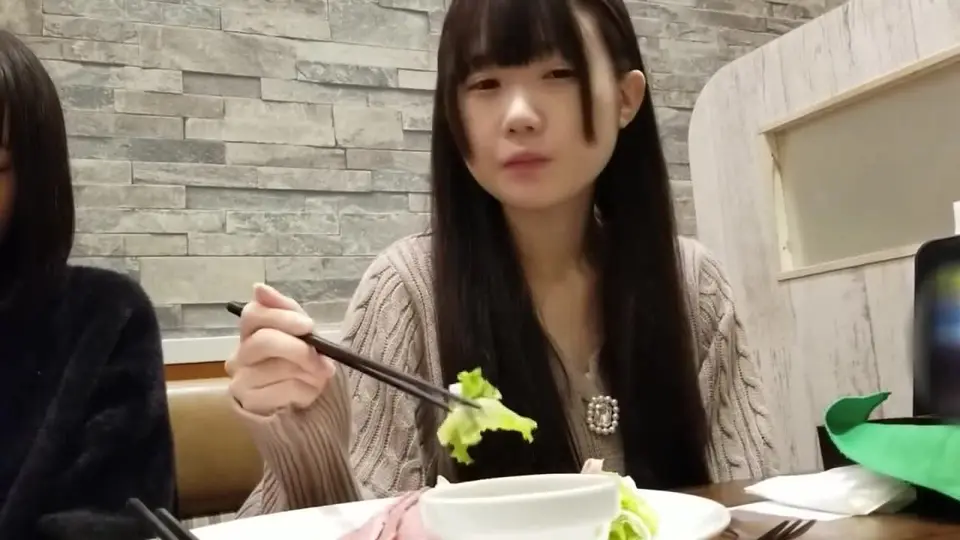 FC2PPV4569469 瘋狂4P兩名青春美少女不用爭寵一人一中出
