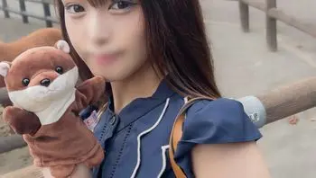 FC2PPV4559771 畢業後再見F杯膚白美女 野外露出大量內射看見她痛苦又享受的表情