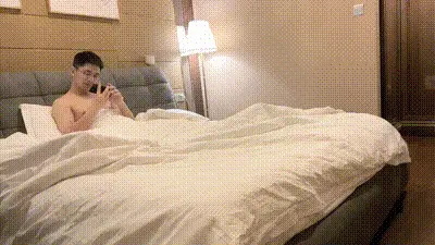 身材豐滿小姐姐等了半天少洗完操做個面膜材可以操她 动图预览
