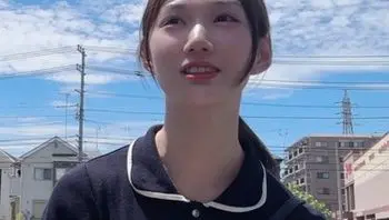 FC2PPV4517034 面對19歲有男朋友的美少女 我按奈不住自己的性衝動把她推倒了