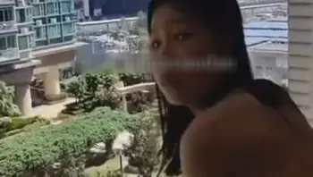 聽話小母狗聽從主人指令 把窗簾打開雙腿分開給對面樓發福利