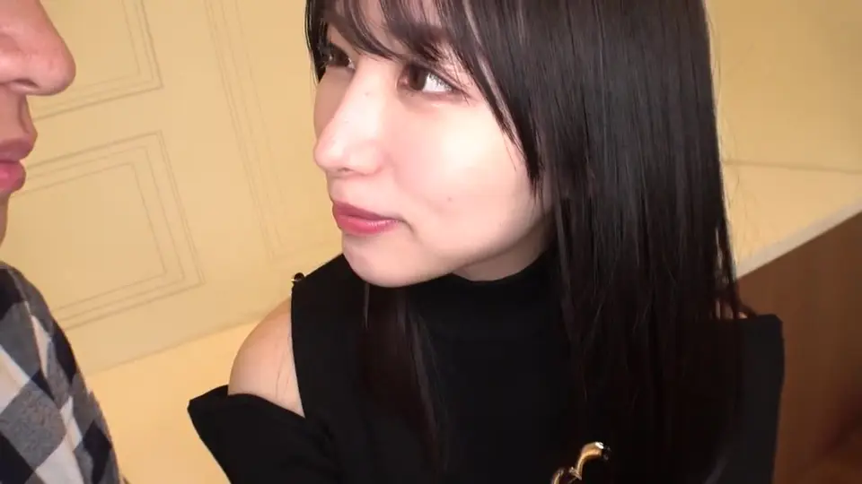 SIRO5256 漂亮臉蛋黑髮可愛正妹第一次在摩鐵做愛 用可愛聲音呻吟請慢慢地操我