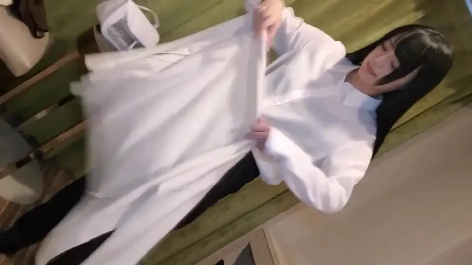 FC2PPV3118849 皮膚白晢巨乳妹子看見巨棒垂涎欲滴的樣子 被射得小穴滿滿[Part2]