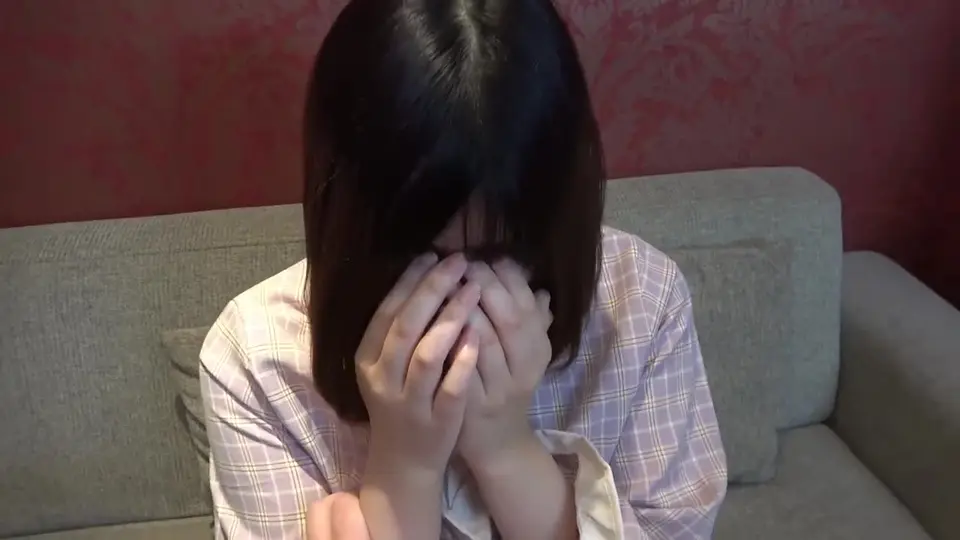 FC2PPV2883138 害羞土味妹子被男人看見裸體已經羞恥濕透了 淫水缺堤[Part1]