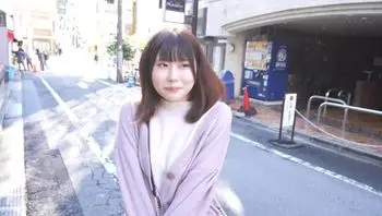 230ORECO071 白晢少女面對突如其來的裸男都能平靜面對 還幫他打起手槍來