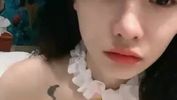 清純甜美主播主動坐上肉棒上 男友真有性福