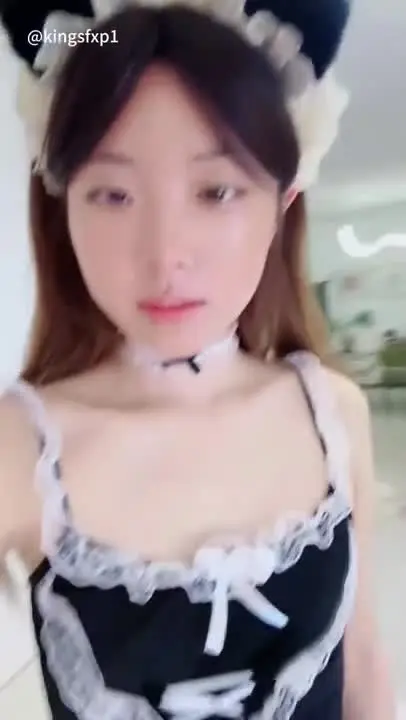 清純可愛女僕浴室做愛 一插直入花心顏射滿滿