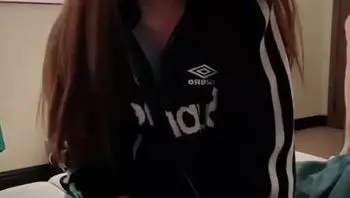 膚白甜美女孩要吃飽飽才和男友啪啪