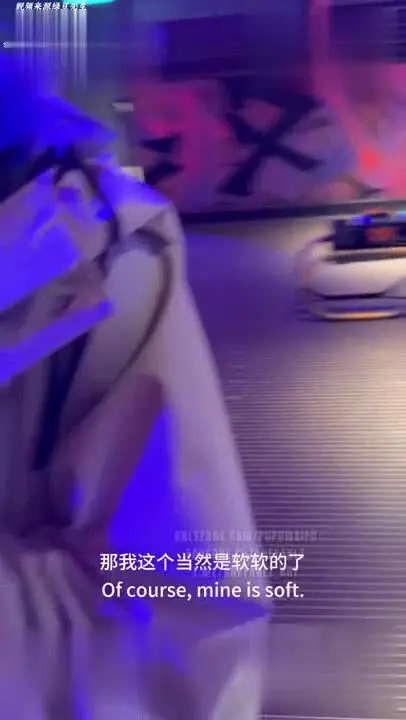 在保齡球場約會[上] 別人在打球 我在打炮
