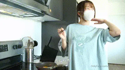 阳光下散发着诱人的光泽【玩偶姐姐 （Hongkongdoll）】 动图预览