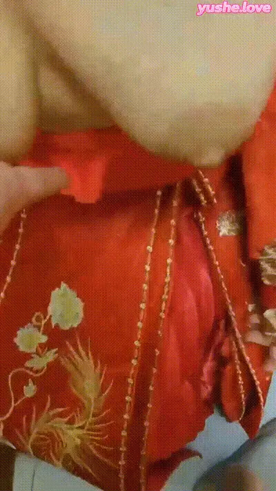 最新封神-极品乱伦-大胸嫂子会喷水！！ 动图预览