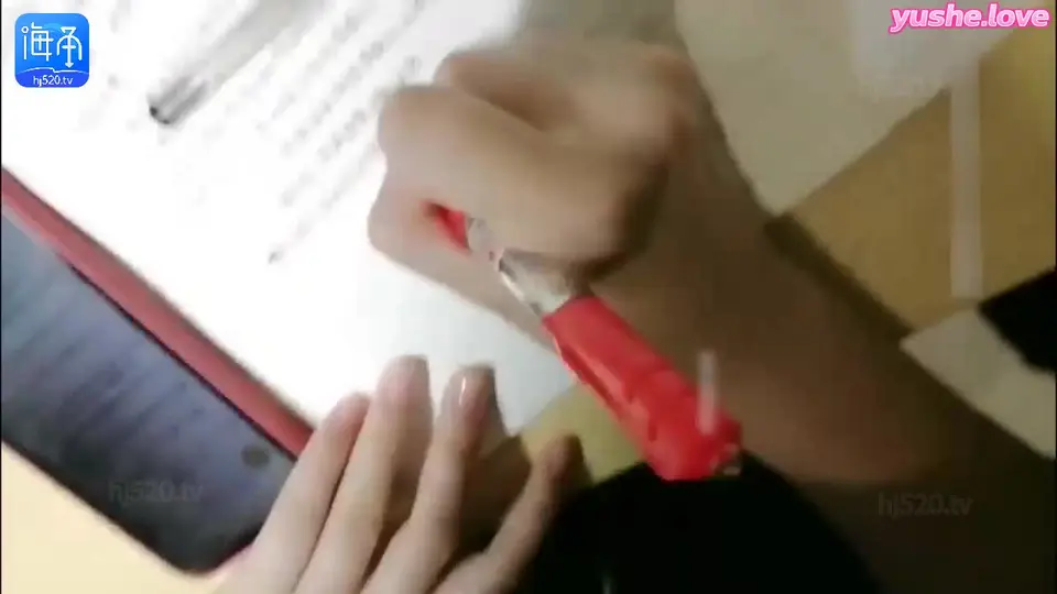 土豪大哥现场谈价包养大学班花，妹子见钱眼开背着男友出轨大叔