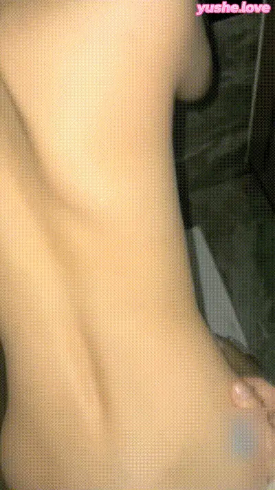 公园邂逅美艳姐妹花！ 动图预览